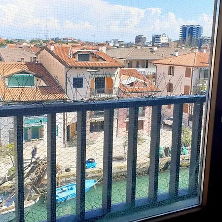 Διαμέρισμα Charming & Parking By Anthea Homes