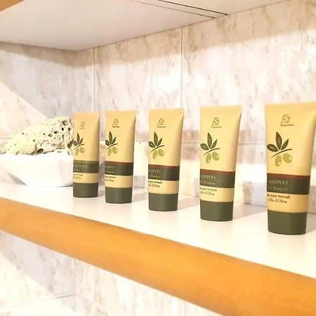 Charming & Parking By Anthea Homes