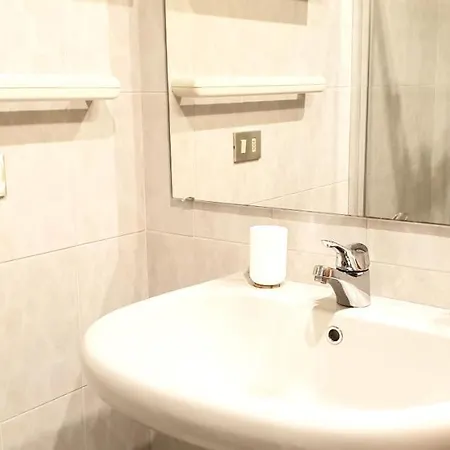 Apartment Charming & Parking By Anthea Homes *