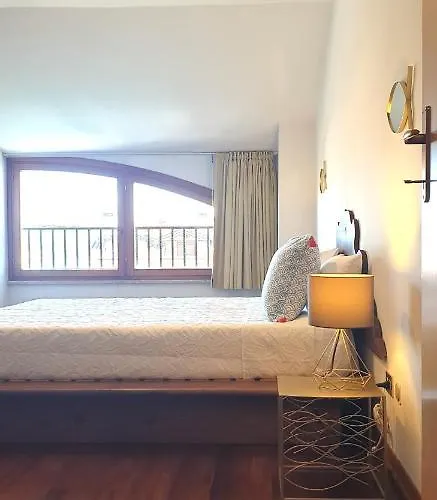 Charming & Parking By Anthea Homes