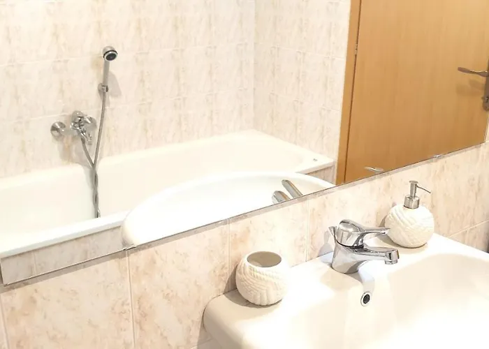 Charming & Parking By Anthea Homes Apartman *